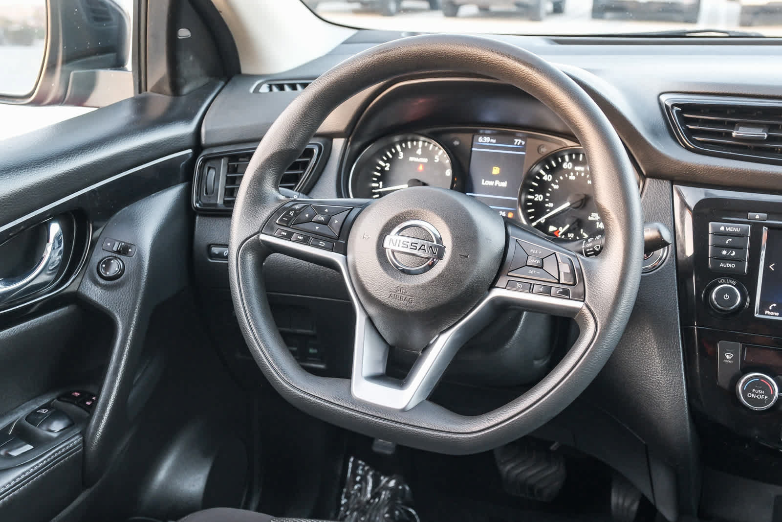 Used 2020 Nissan Rogue Sport SV FWD image 17