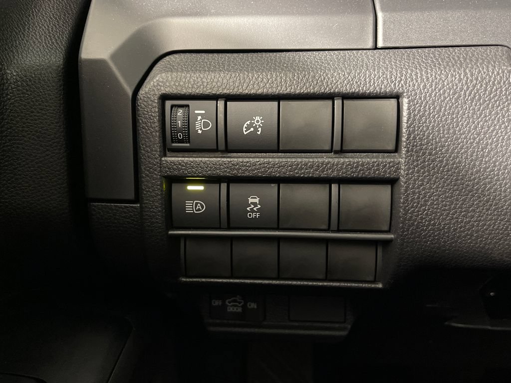 Certified 2025 Toyota Tacoma SR RWD image 28
