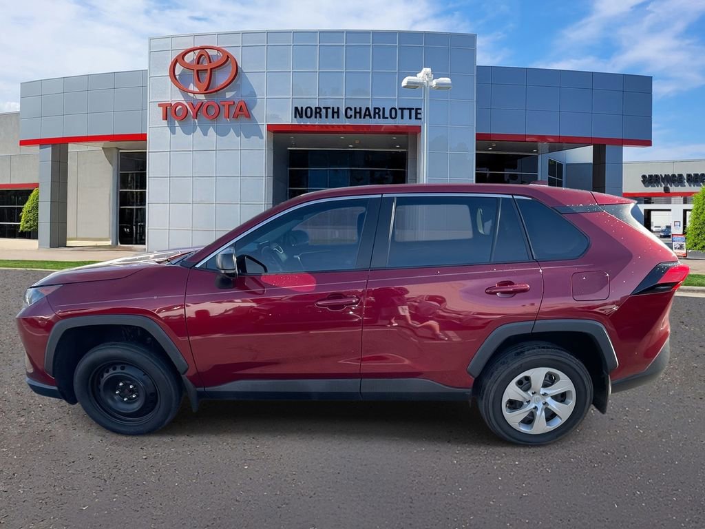 Used 2022 Toyota RAV4 LE image 6