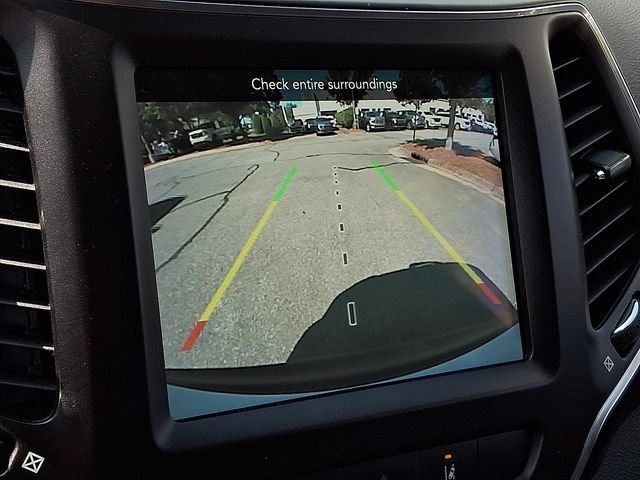 Used 2022 Jeep Cherokee Trailhawk AWD/4WD image 17