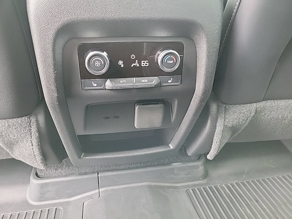 Used 2025 Buick Enclave Avenir AWD/4WD image 11