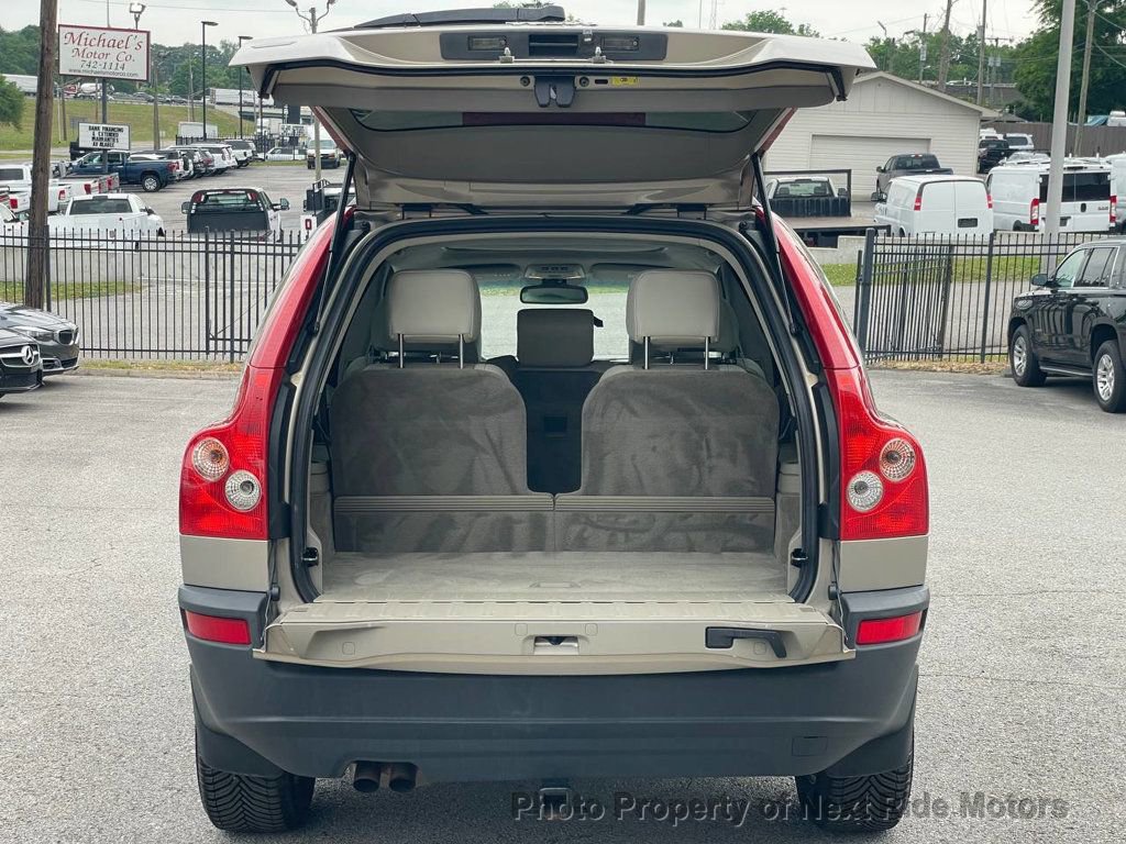 Used 2004 Volvo XC90 2.5T AWD/4WD image 26
