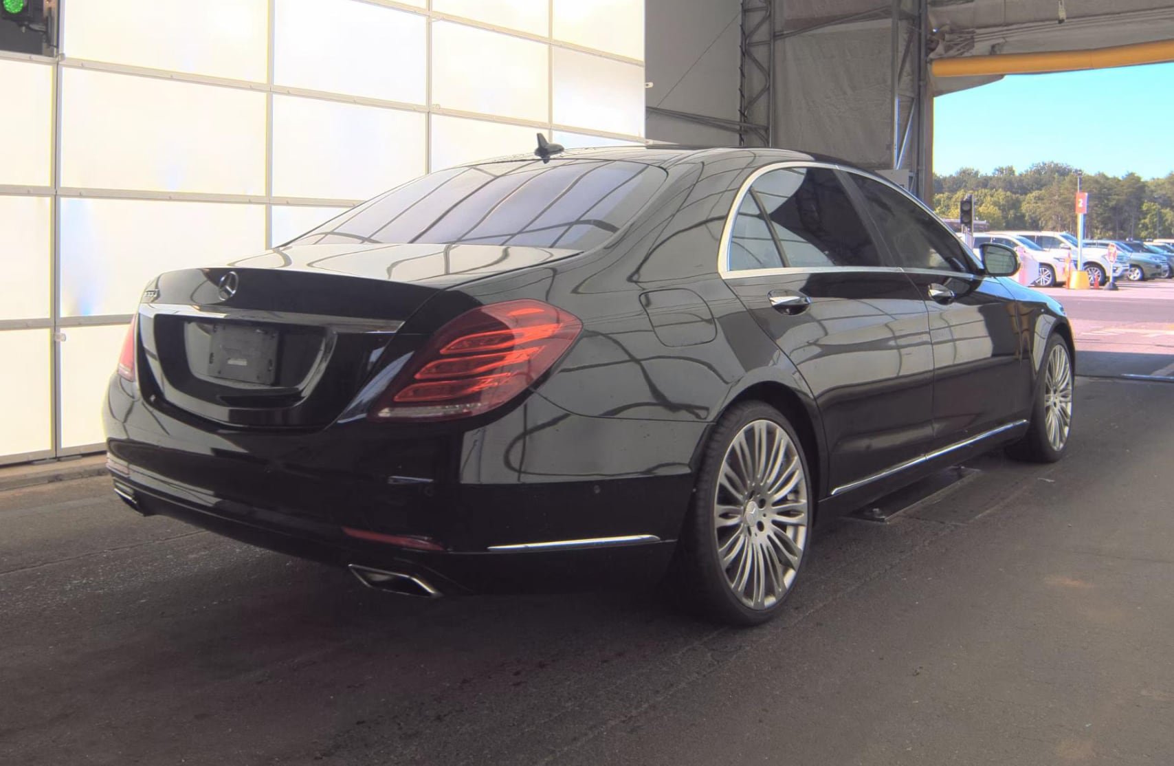 Used 2016 Mercedes-Benz S 550 Sedan image 3
