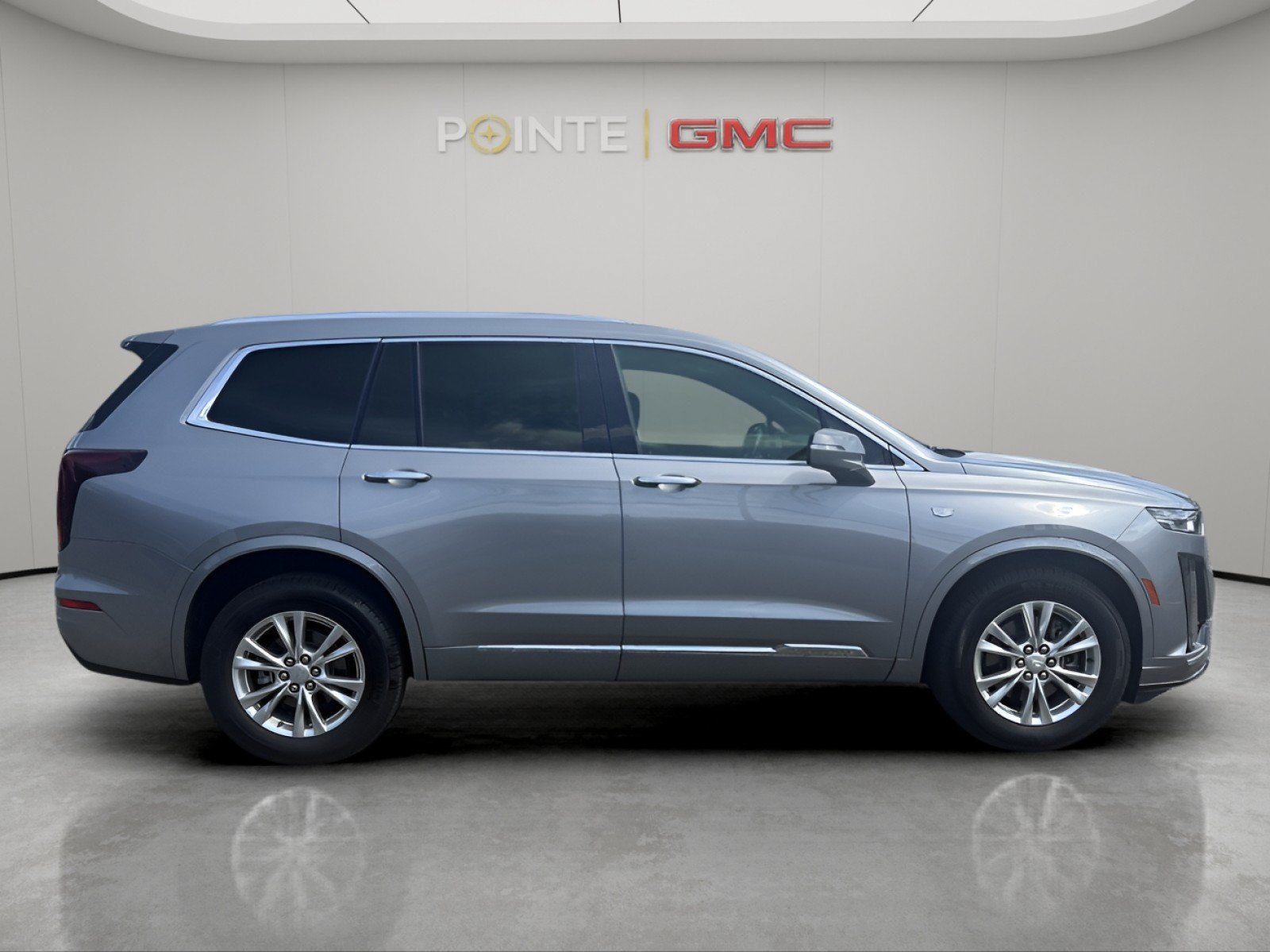 Used 2025 Cadillac XT6 Luxury w/ LPO, Floor Liner Package AWD/4WD image 2