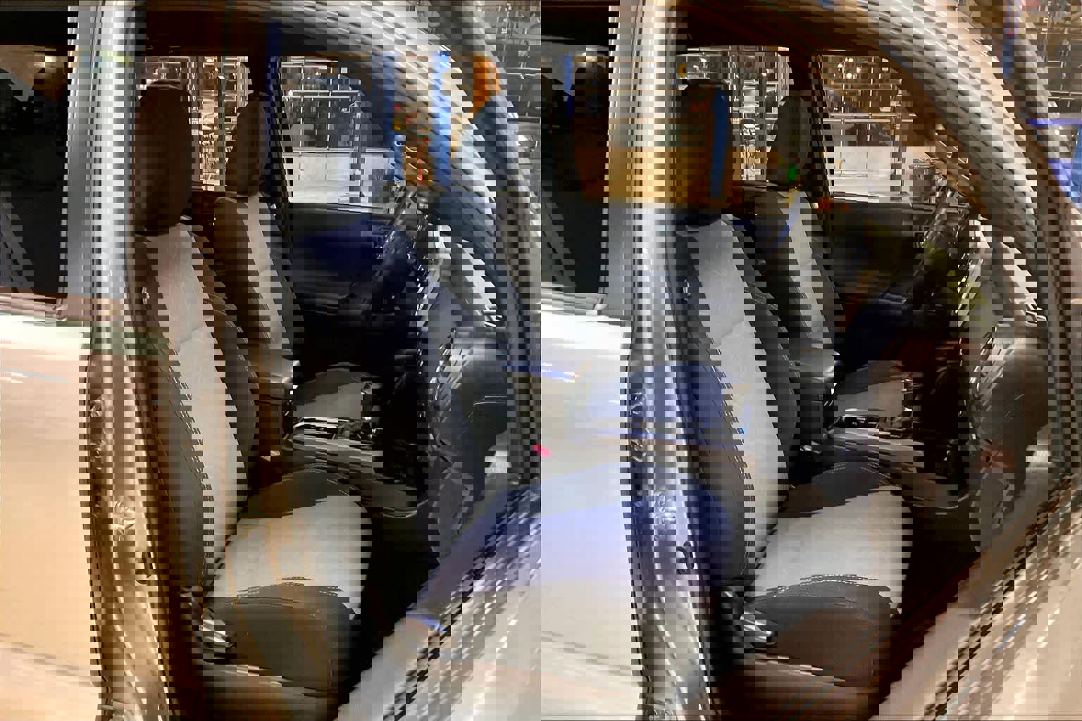 Used 2021 Toyota Tacoma TRD Off-Road image 9