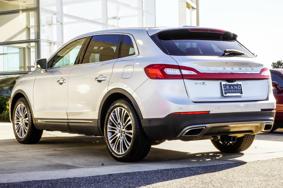 Used 2017 Lincoln MKX Reserve FWD image 11