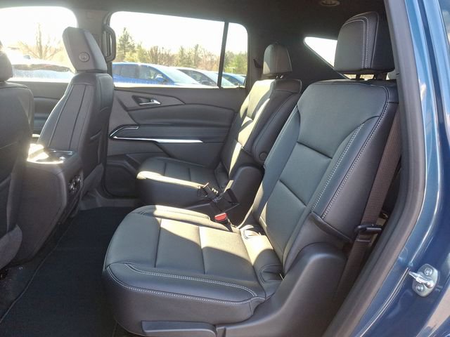 New 2025 Chevrolet Traverse LT w/ Driver Confidence Package FWD image 6