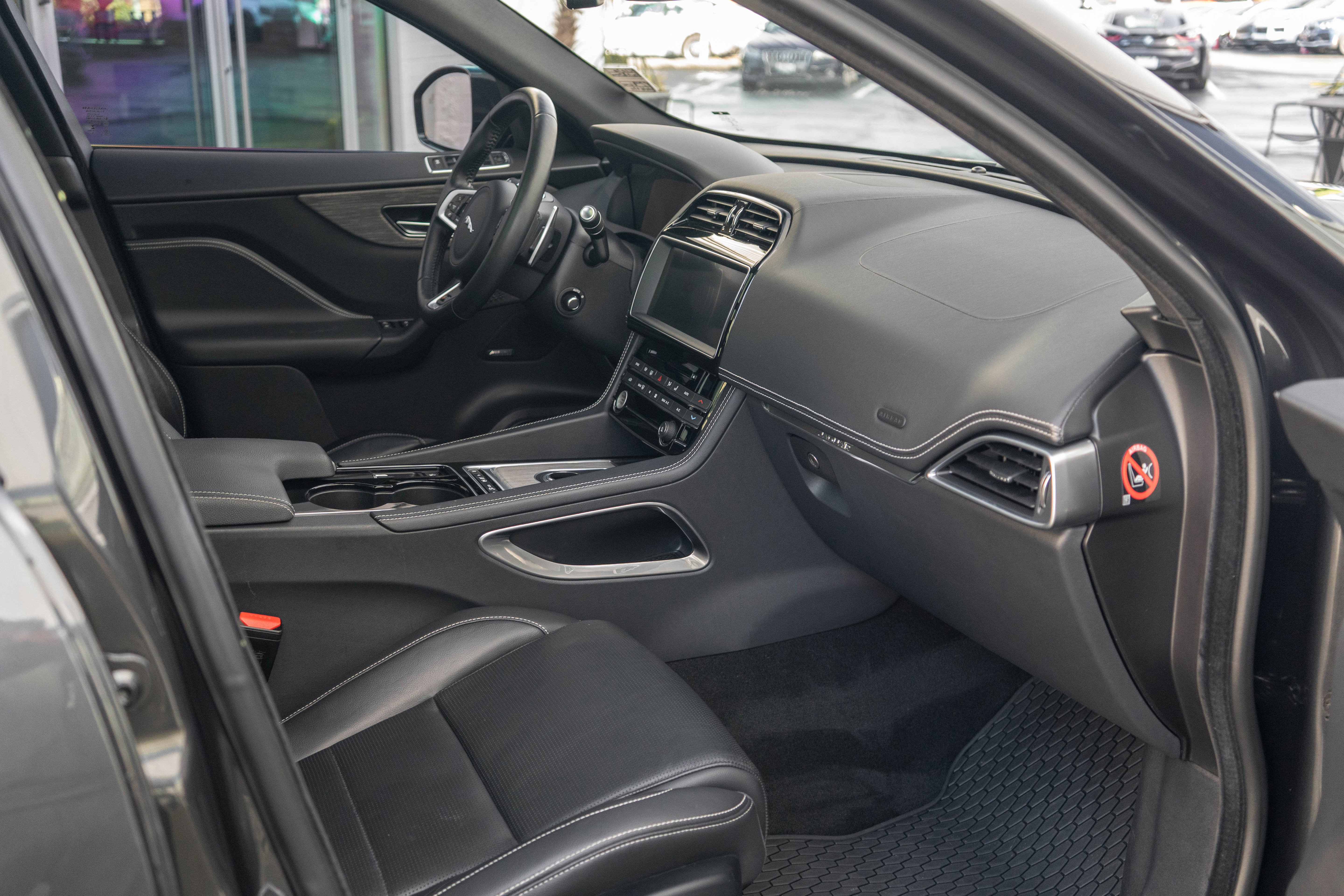 Used 2017 Jaguar F-PACE S image 30