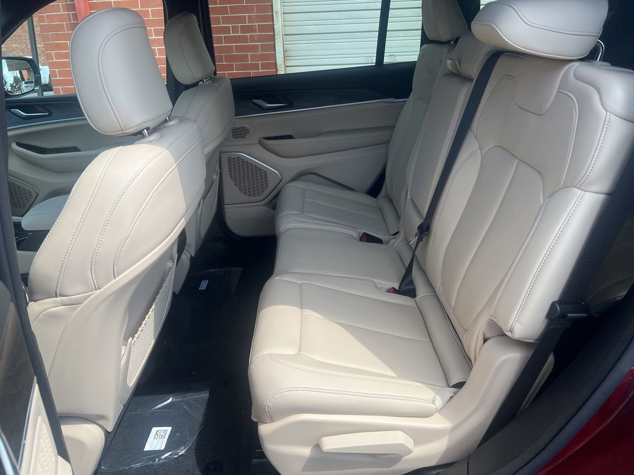 New 2026 Jeep Grand Cherokee L Limited w/ Limited Altitude Package AWD/4WD image 15