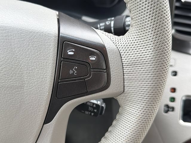 Used 2013 Toyota Sienna XLE FWD image 18