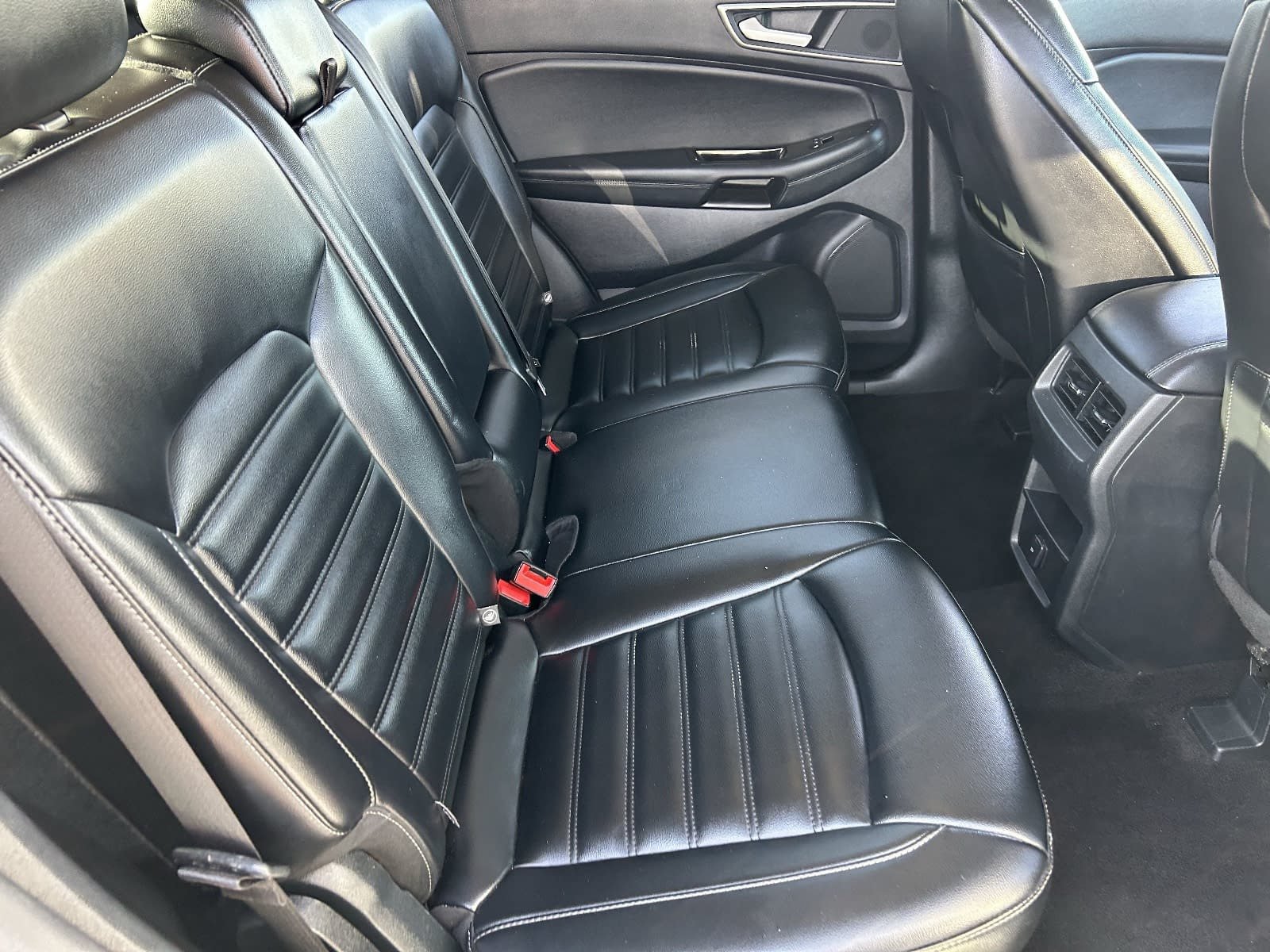 Used 2020 Ford Edge SEL FWD image 16