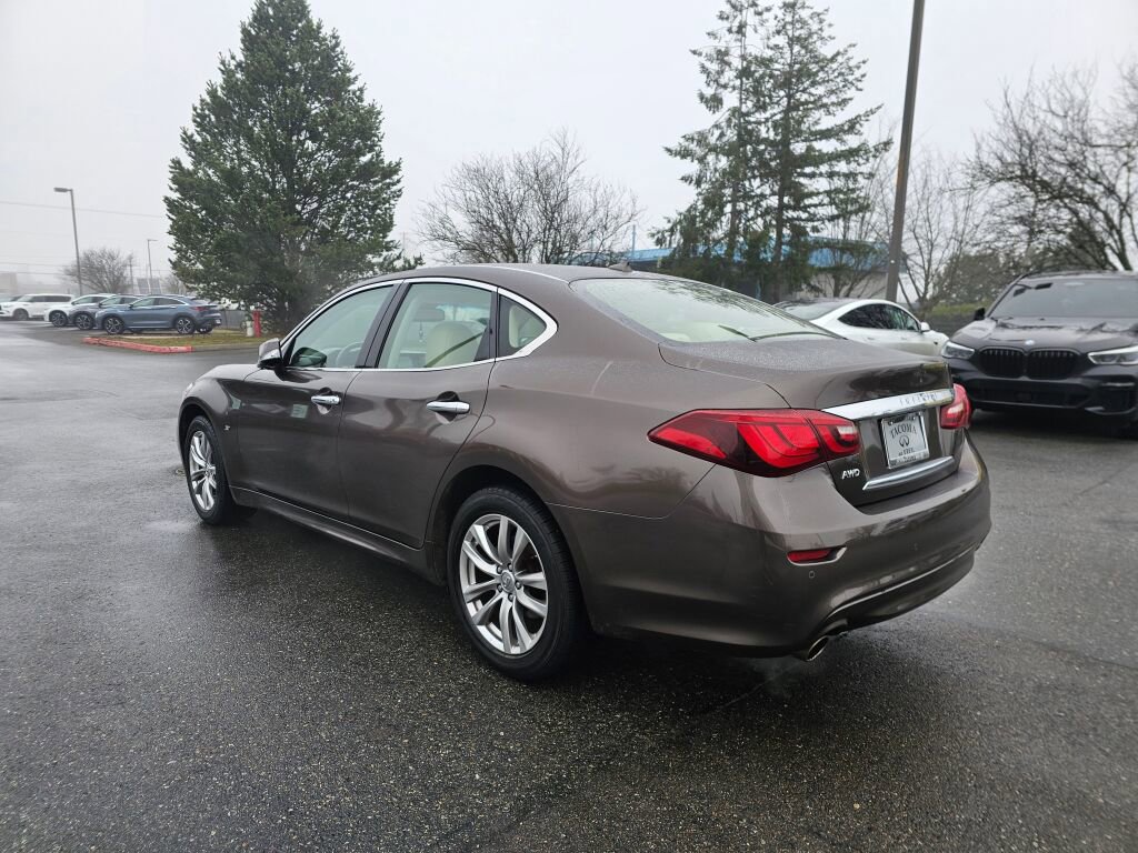 Used 2018 INFINITI Q70 Luxe image 5