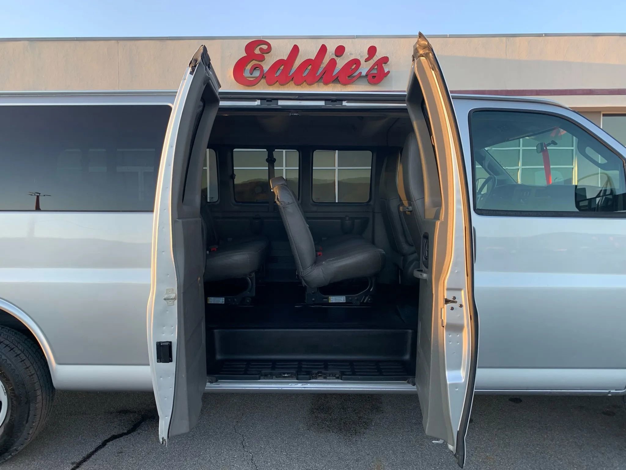 Used 2016 Chevrolet Express 3500 LS w/ Chrome Appearance Package image 24