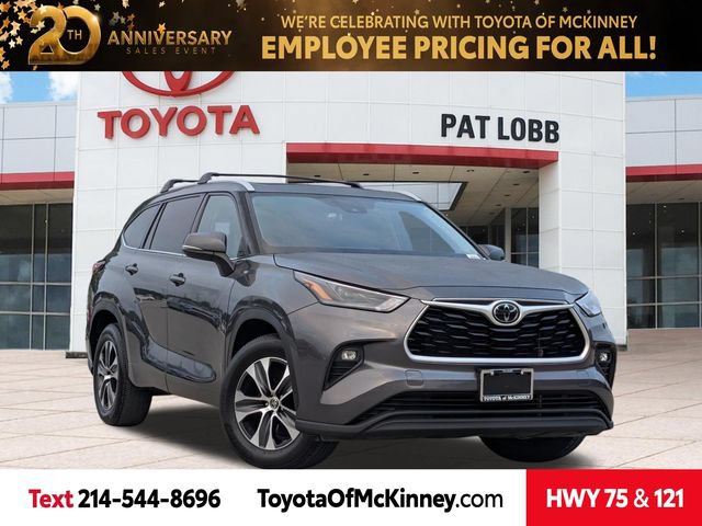 Used 2022 Toyota Highlander XLE