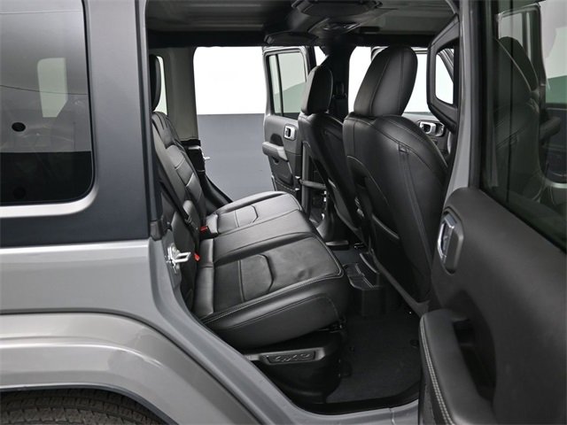 Used 2023 Jeep Wrangler Unlimited Sahara image 30