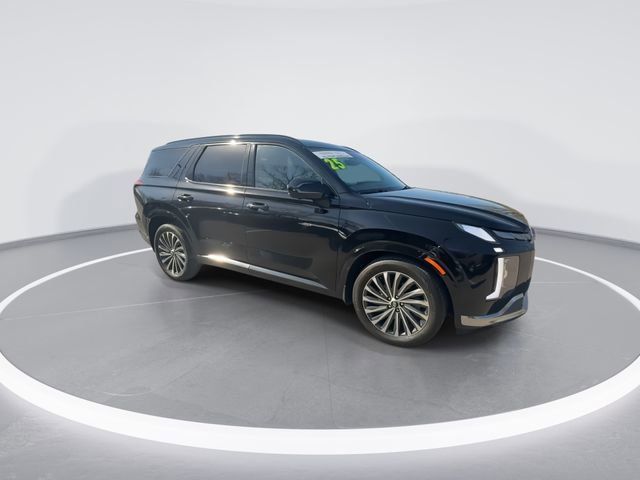 Used 2025 Hyundai Palisade Calligraphy FWD image 2
