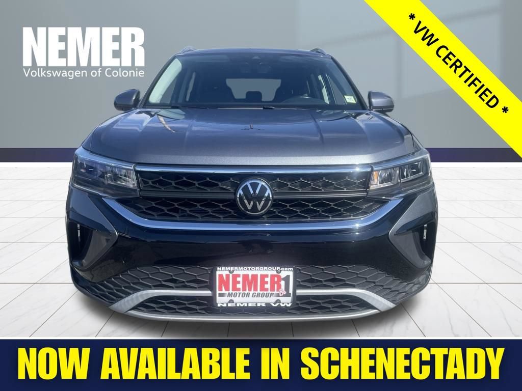 Certified 2023 Volkswagen Taos SE w/ Black Wheel Package AWD/4WD image 9