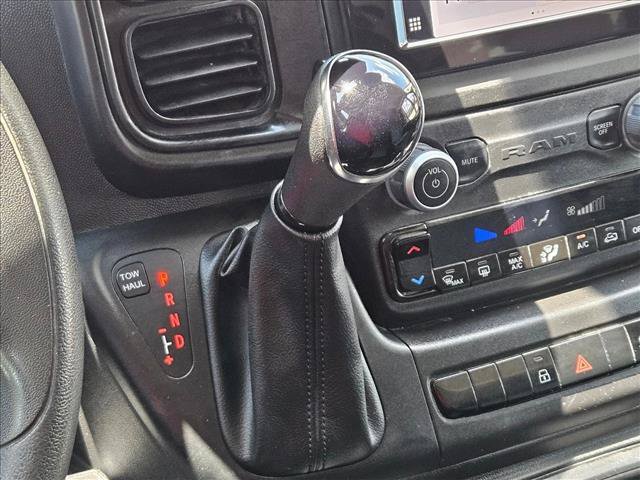 Used 2025 RAM ProMaster 2500 w/ Convenience Group FWD image 11