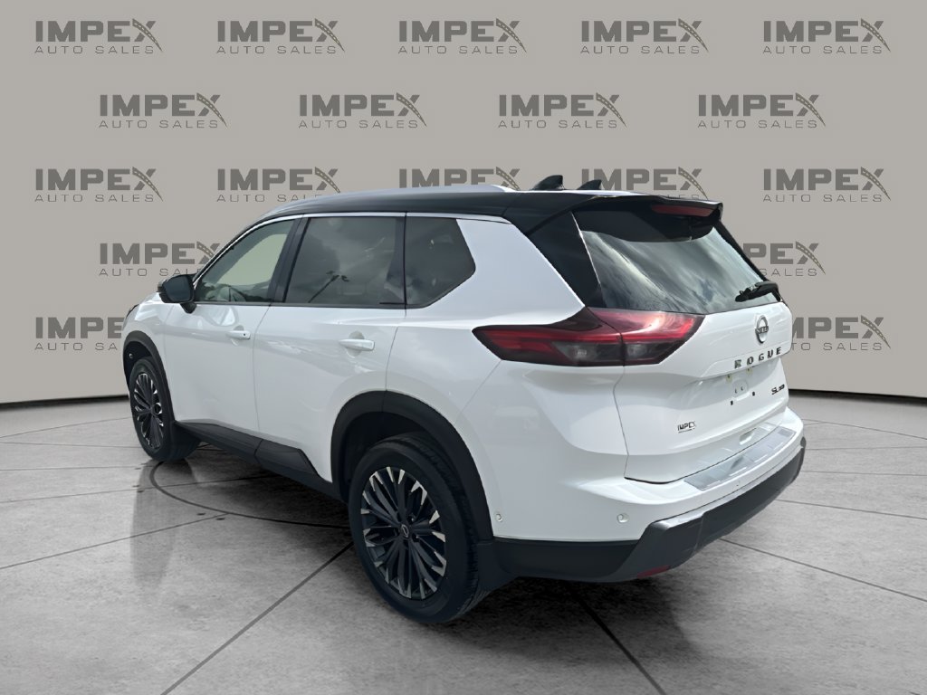 Used 2025 Nissan Rogue SL w/ Tech Package AWD/4WD image 3