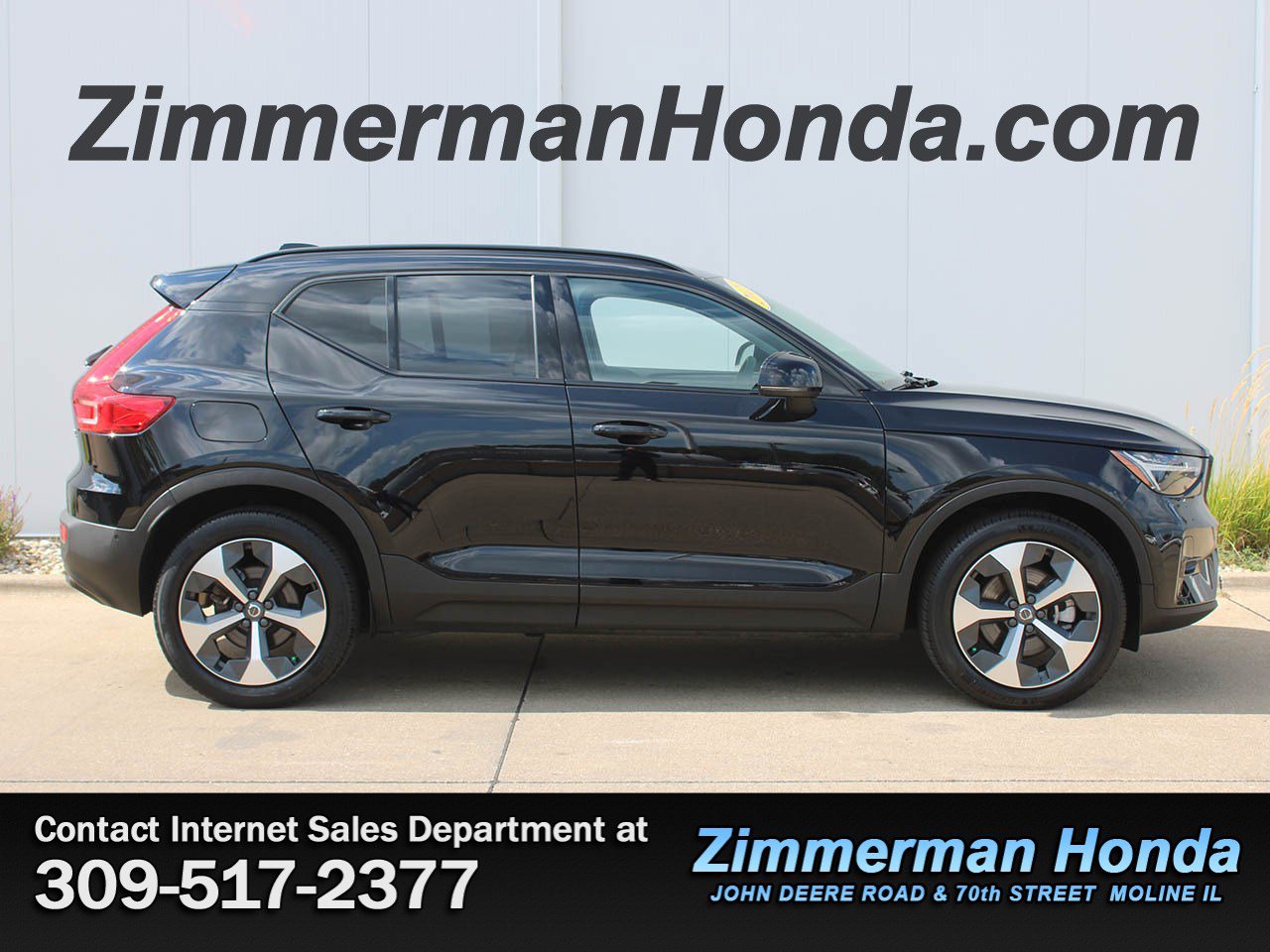Used 2023 Volvo XC40 B4 Ultimate FWD image 1
