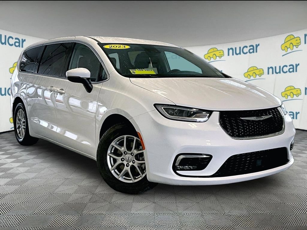 Used 2023 Chrysler Pacifica Touring-L