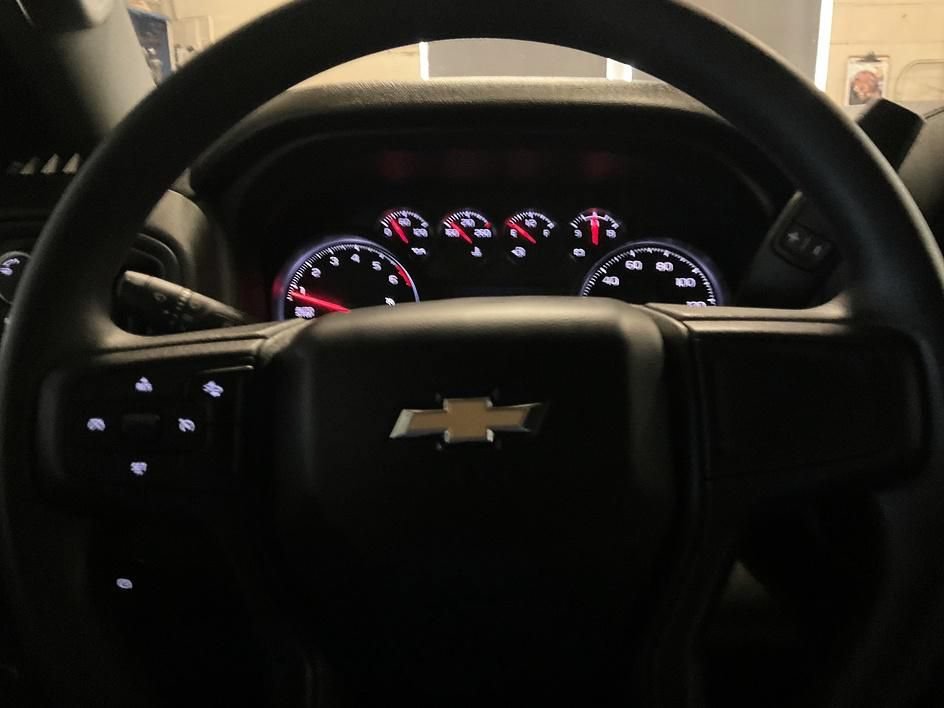 Used 2026 Chevrolet Silverado 1500 Custom AWD/4WD image 25
