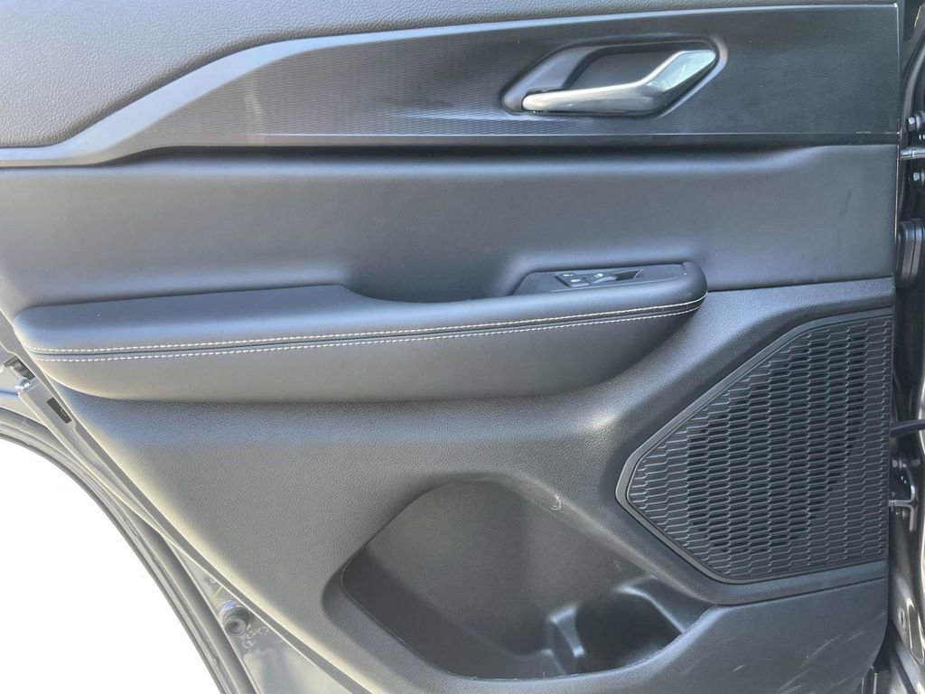 Certified 2025 Jeep Grand Cherokee Laredo w/ Trailer Tow Package image 25