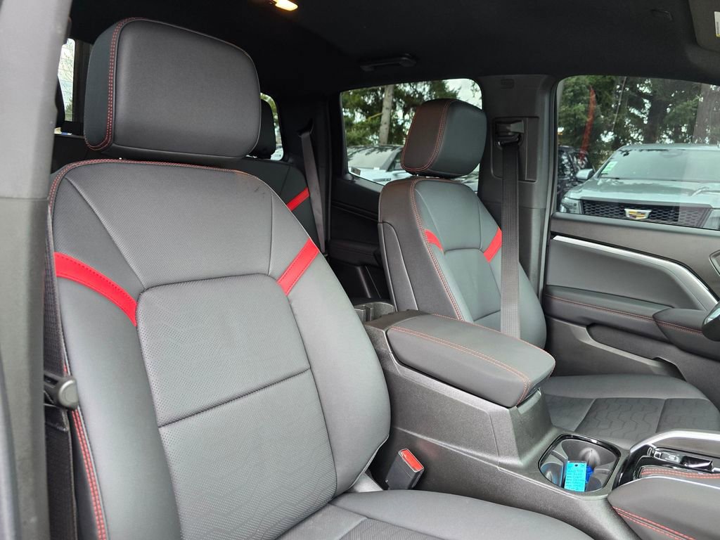 Used 2025 Chevrolet Colorado Z71 w/ Technology Package image 11