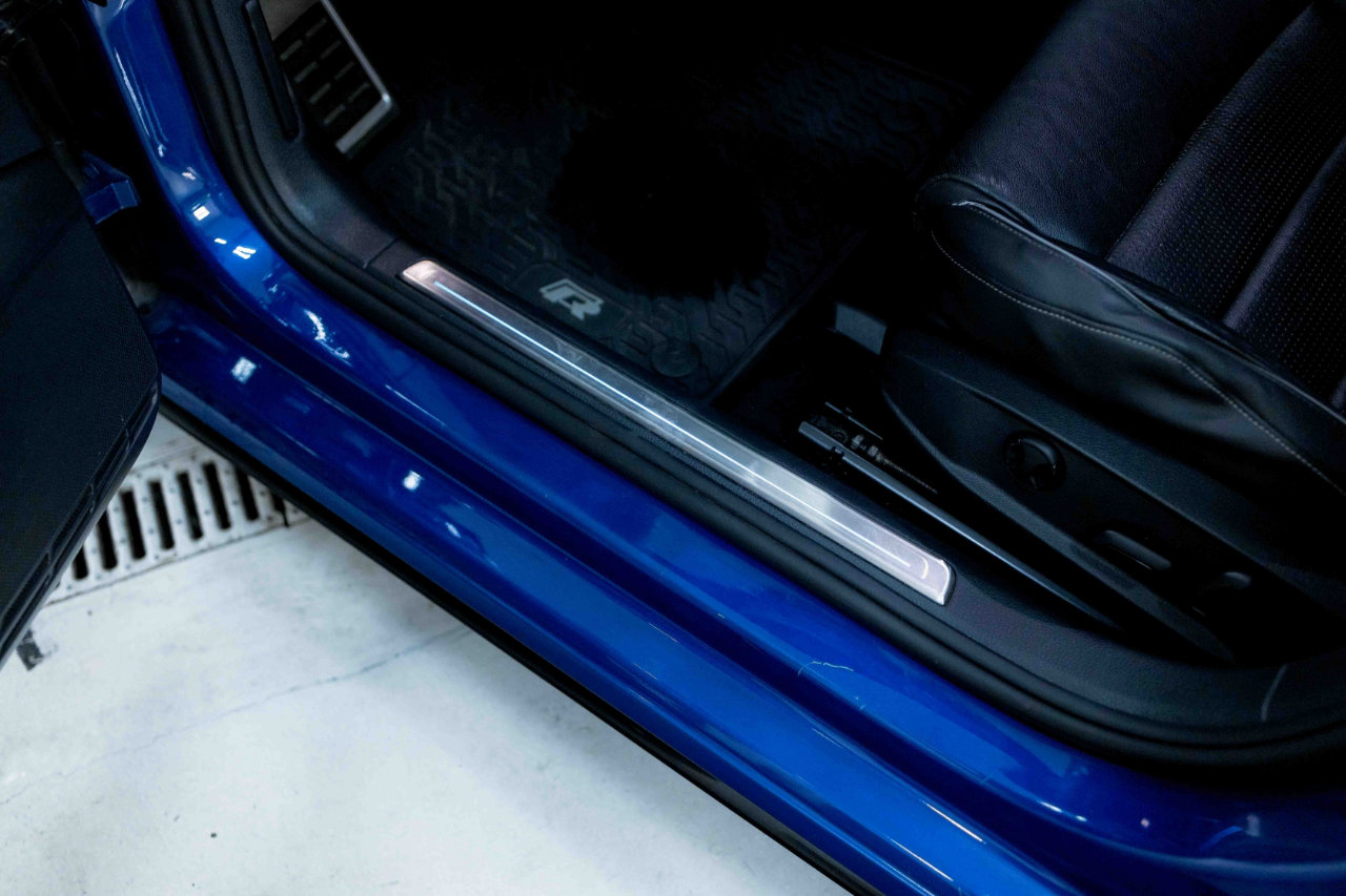 Used 2018 Volkswagen Golf R DCS and Navigation 7A image 37