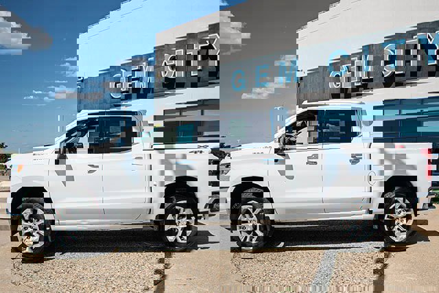 Used 2023 Chevrolet Silverado 1500 LTZ image 2