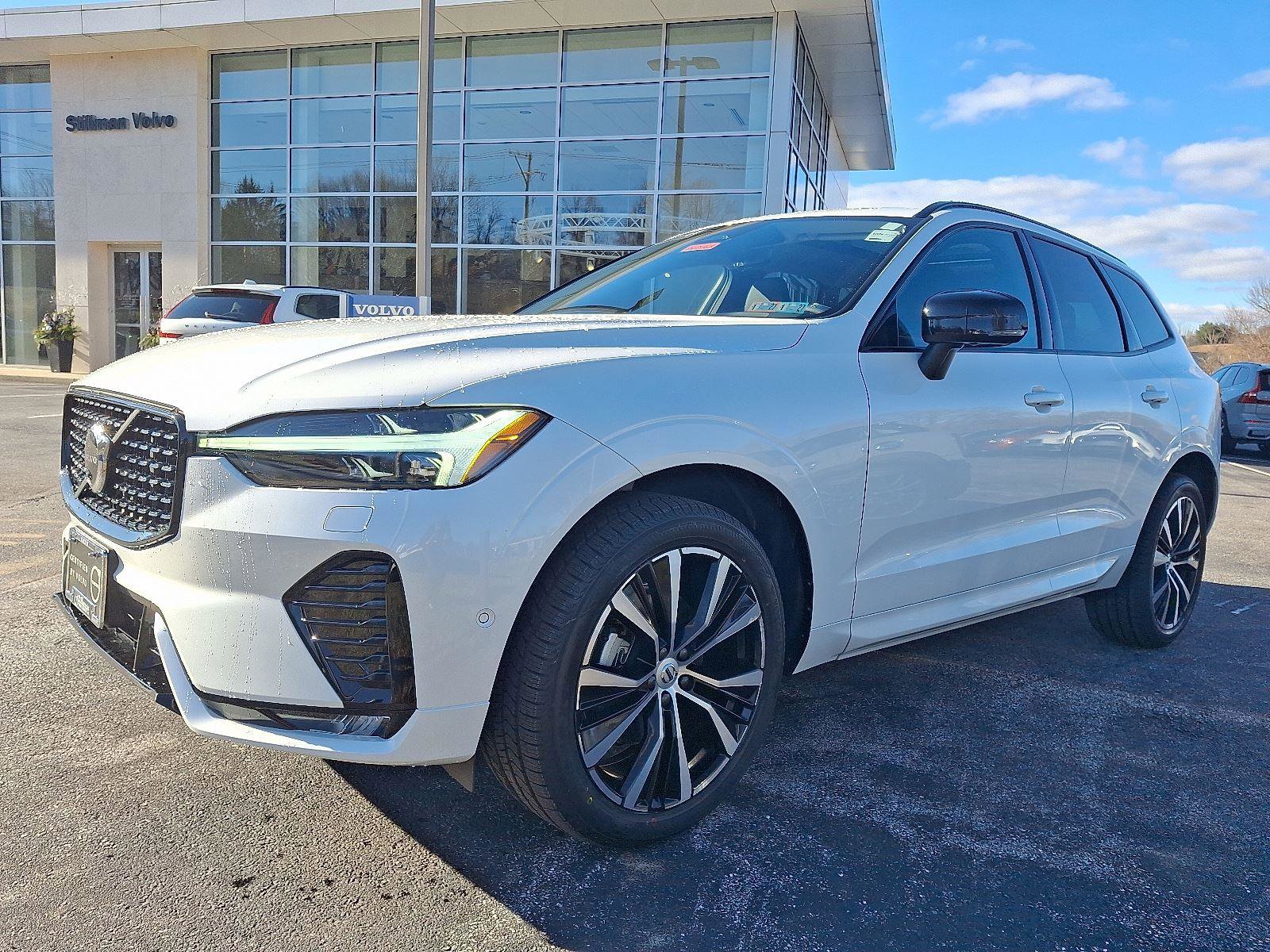 Certified 2024 Volvo XC60 B5 Plus w/ Climate Package AWD/4WD image 3