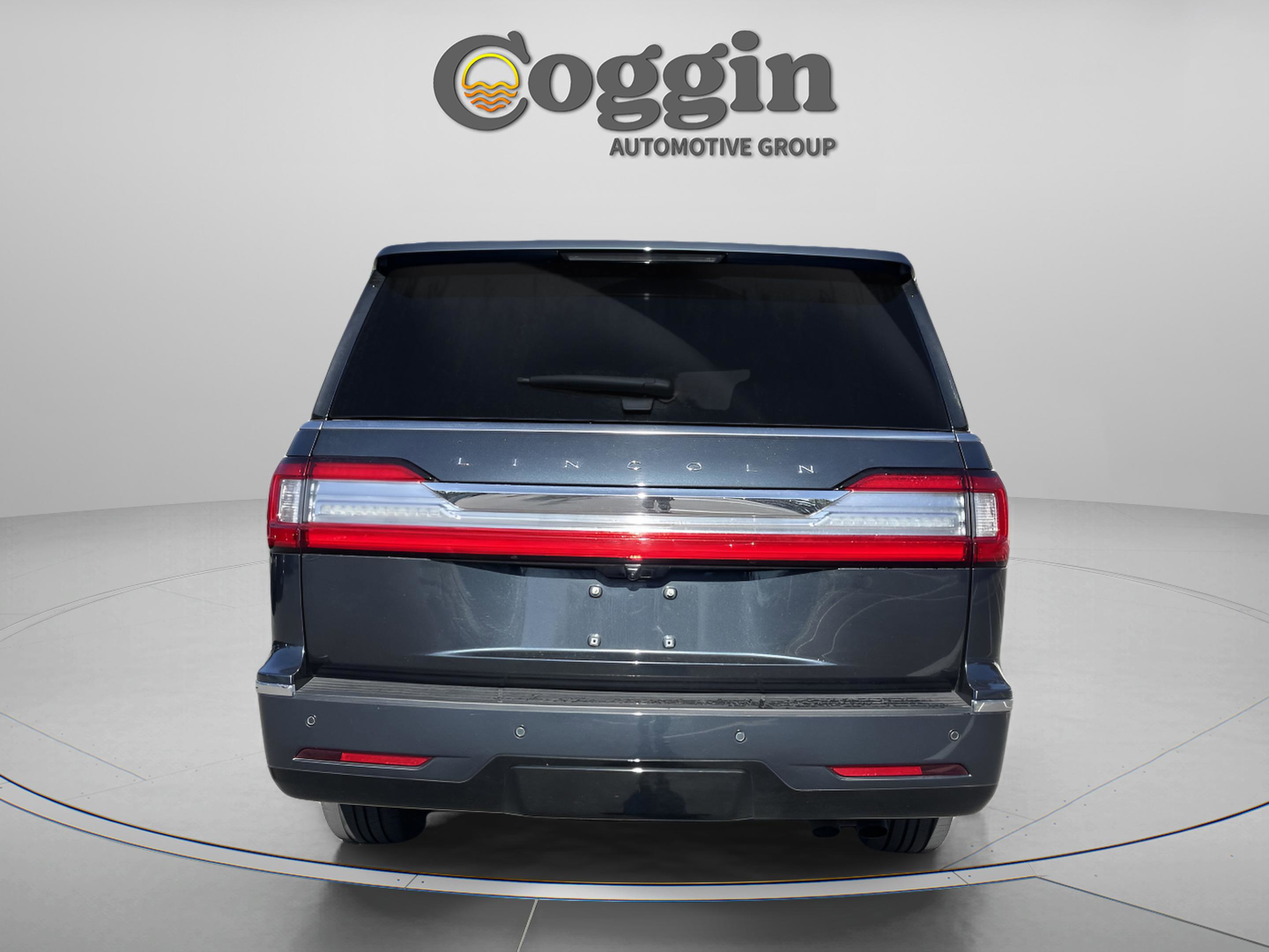 Used 2021 Lincoln Navigator Reserve w/ Luxury Package image 4