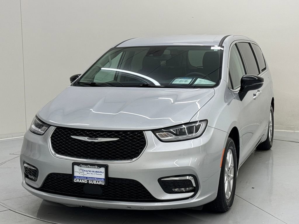 Used 2024 Chrysler Pacifica Touring-L image 1