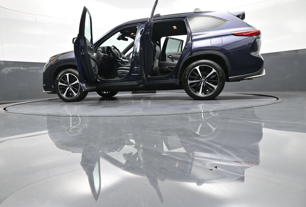 Used 2021 Toyota Highlander XSE AWD/4WD image 51