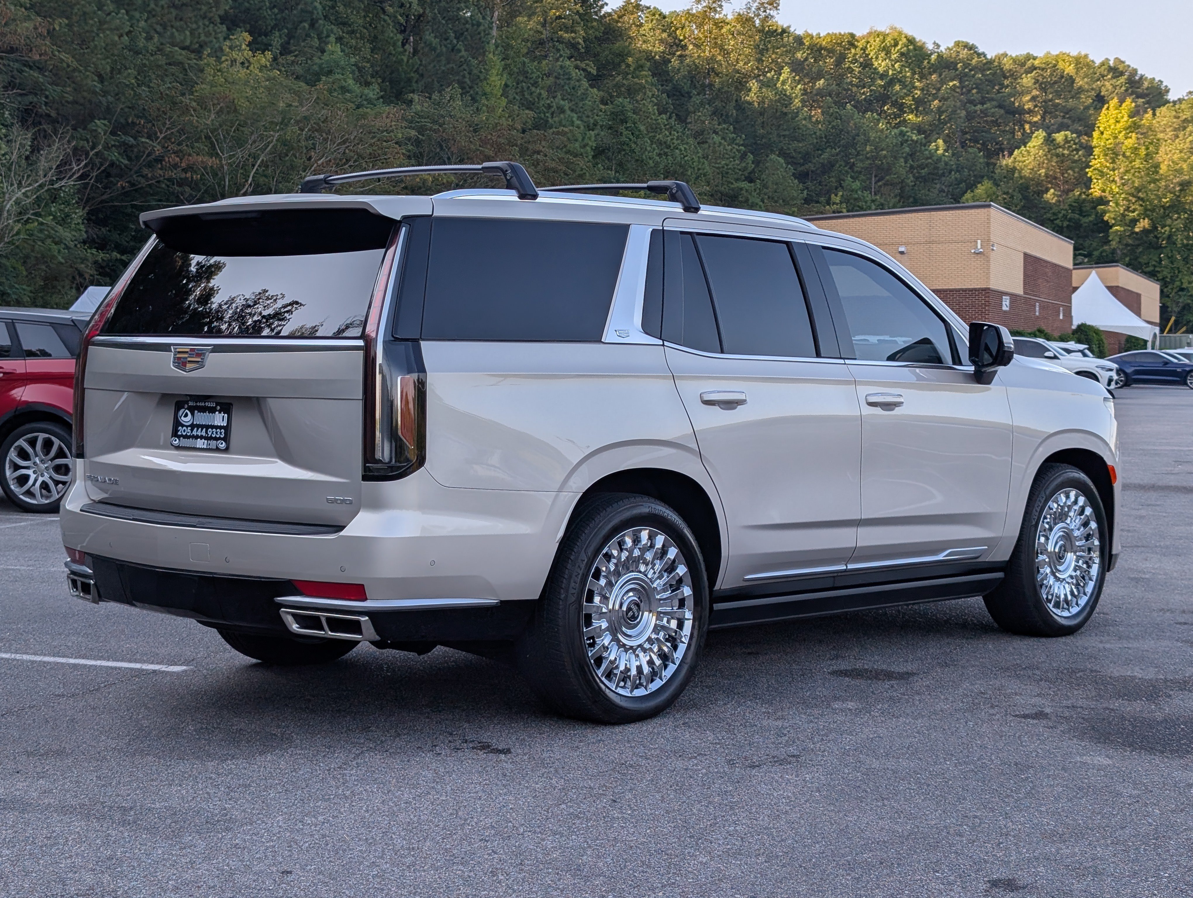 Used 2023 Cadillac Escalade Premium Luxury w/ Performance Package RWD image 9