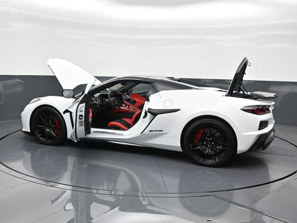 Used 2026 Chevrolet Corvette Z06 w/ Stealth Interior Trim Package image 34