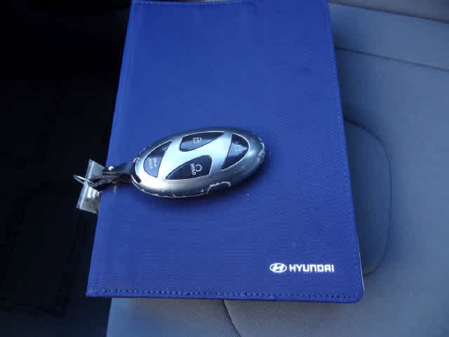 Used 2024 Hyundai Elantra SEL FWD image 39
