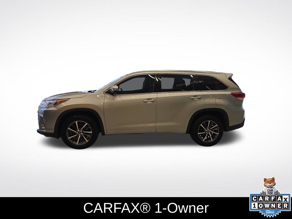 Used 2018 Toyota Highlander XLE FWD image 2