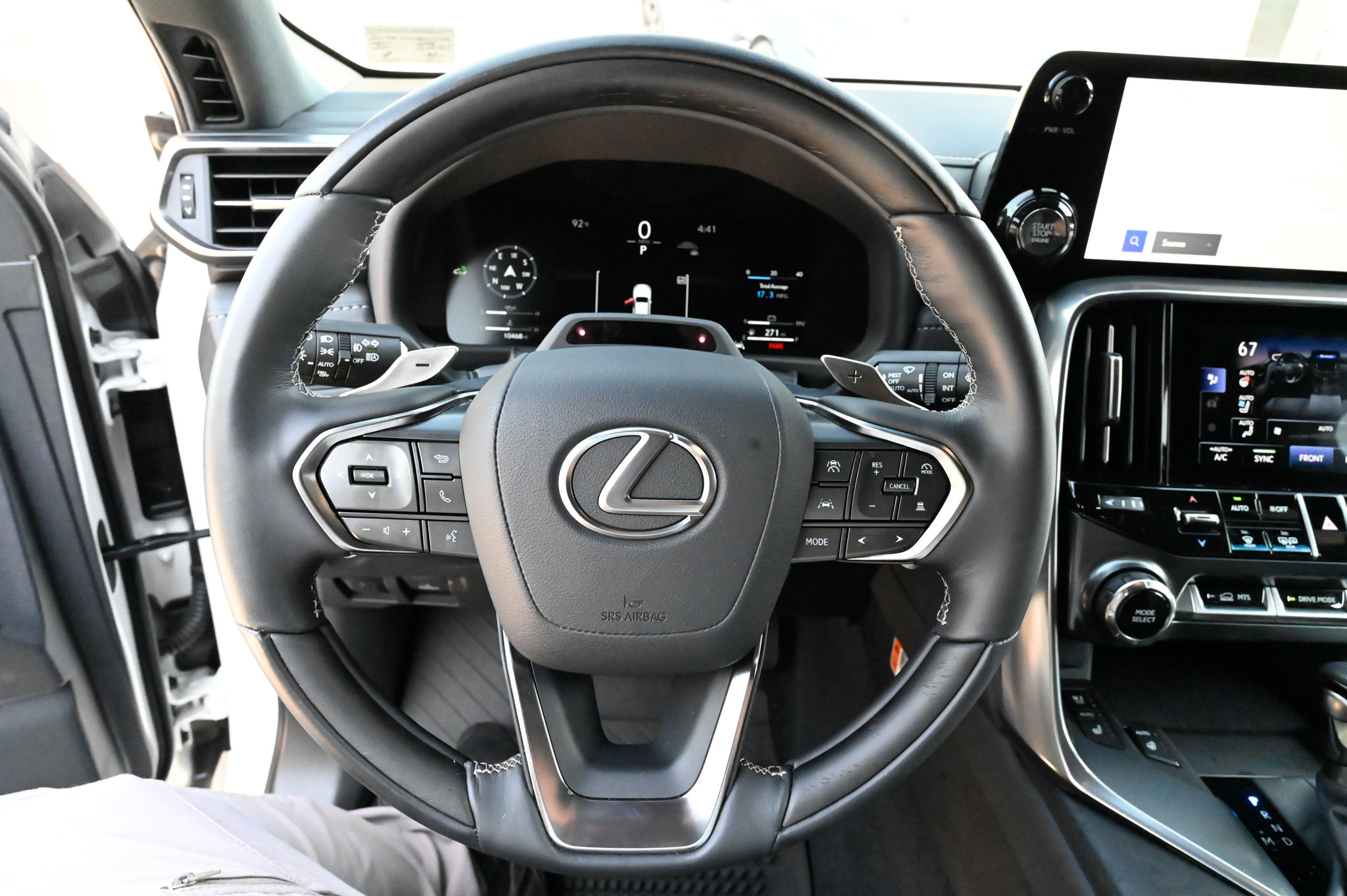 Used 2025 Lexus LX 600 4WD w/ Accessory Package (2T) image 24