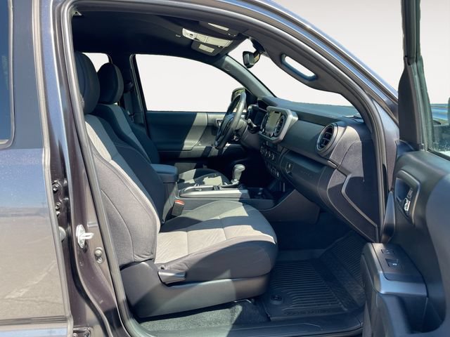 Used 2022 Toyota Tacoma TRD Sport w/ Technology Package AWD/4WD image 15