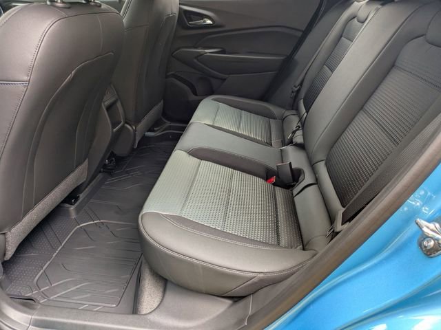 New 2026 Chevrolet Trax LT w/ Sunroof Package FWD image 24