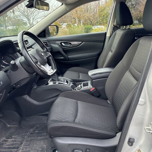 Used 2020 Nissan Rogue SV image 13