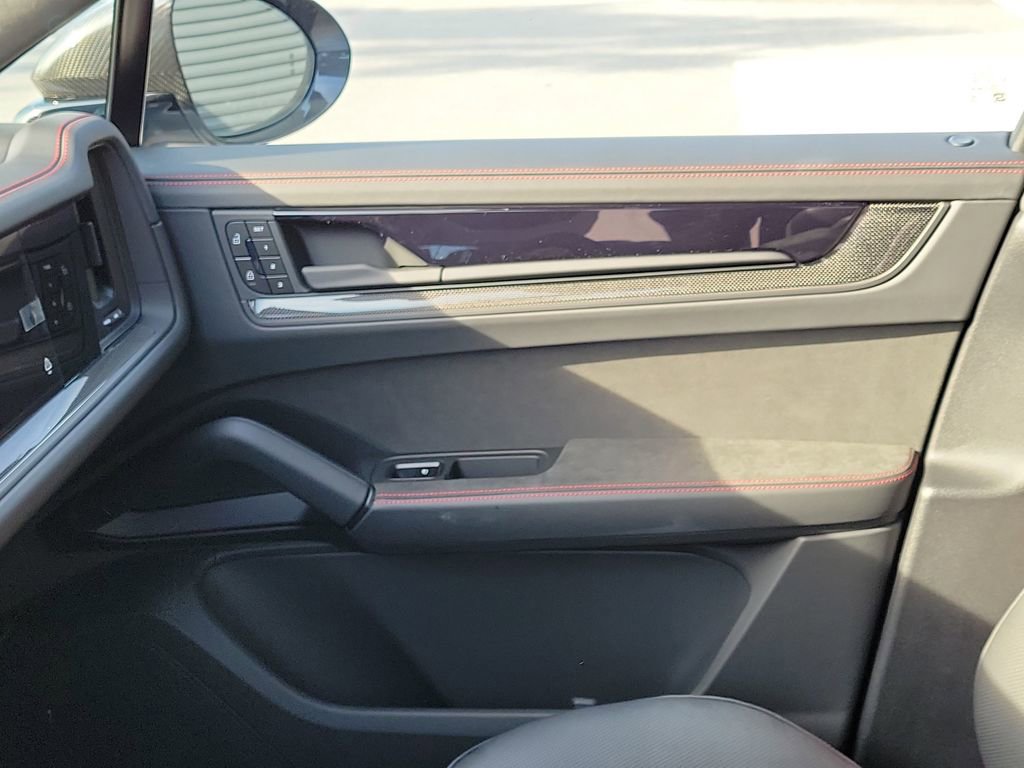 New 2026 Porsche Cayenne GTS image 23