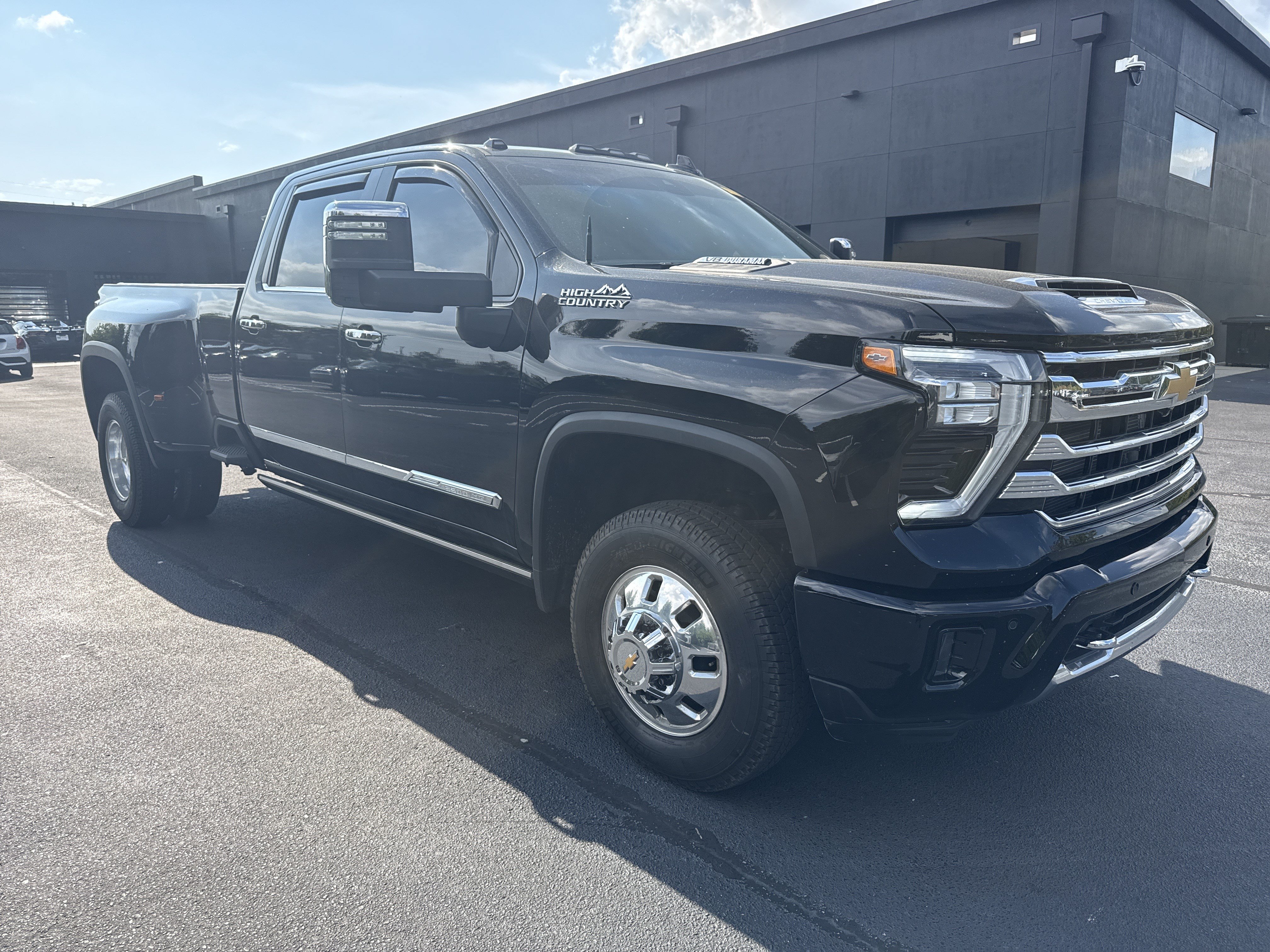 Used 2026 Chevrolet Silverado 3500 High Country w/ High Country Premium Package AWD/4WD video 2