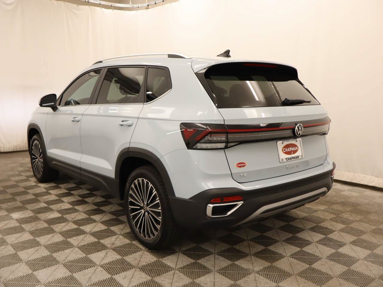 New 2026 Volkswagen Taos SE FWD image 3
