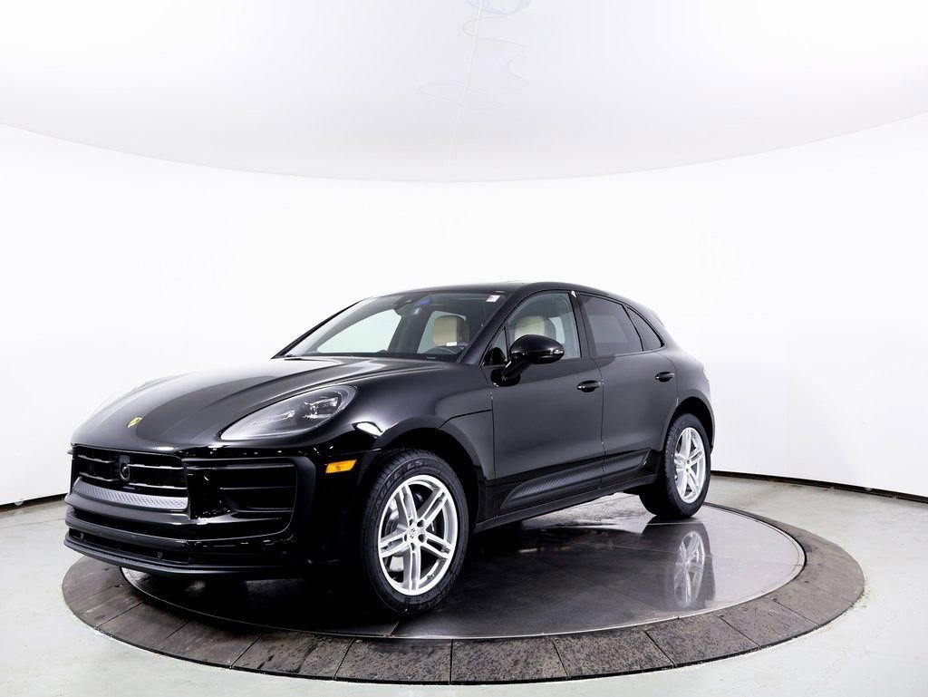 Certified 2025 Porsche Macan image 1