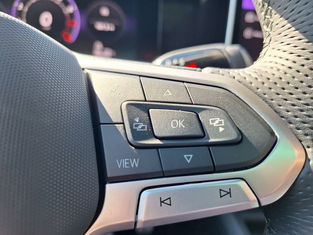 New 2026 Volkswagen Tiguan SE R-Line image 14