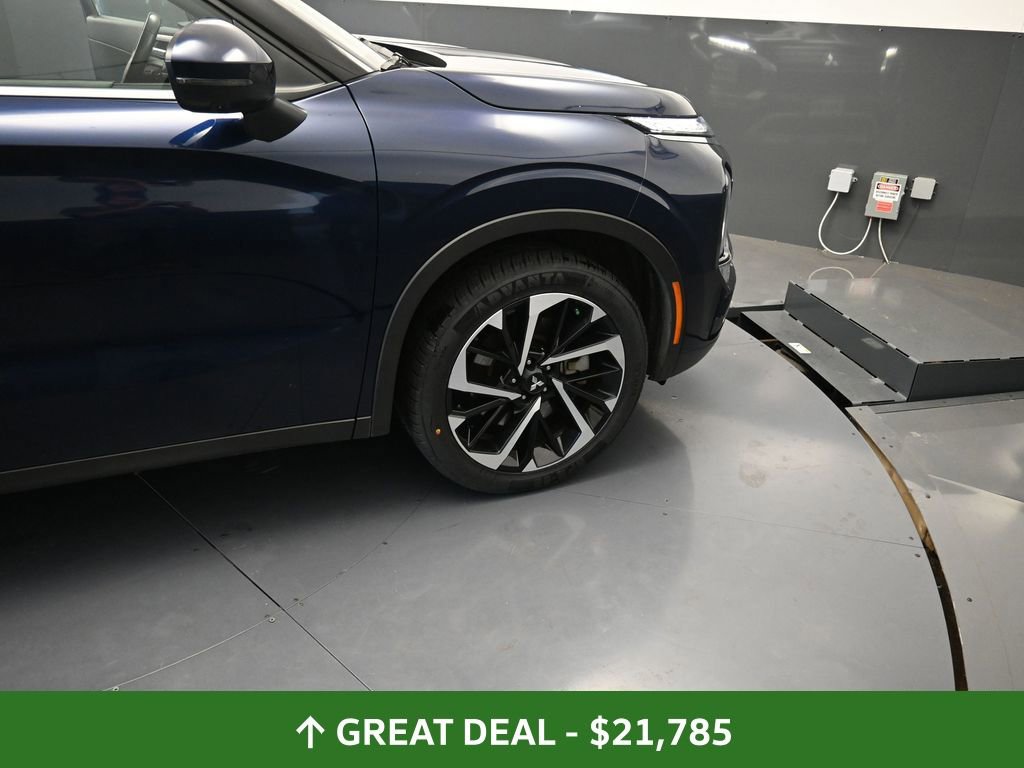Used 2024 Mitsubishi Outlander SE image 25