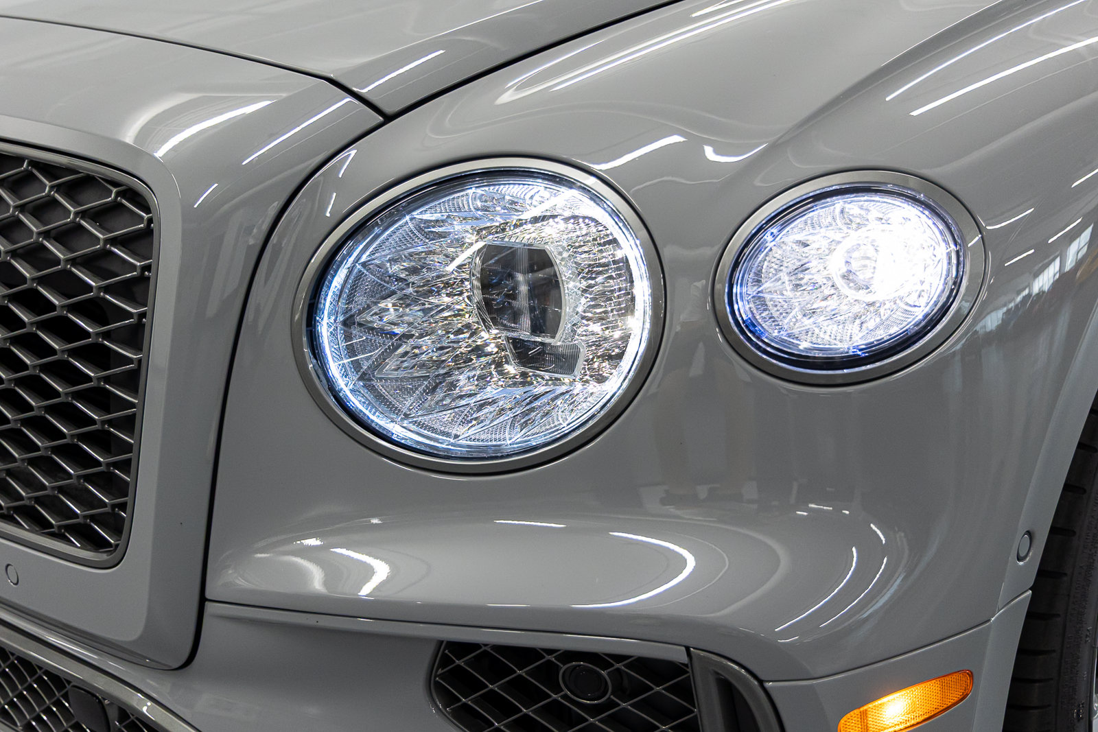 New 2026 Bentley Flying Spur Plug-In Hybrid AWD/4WD image 12