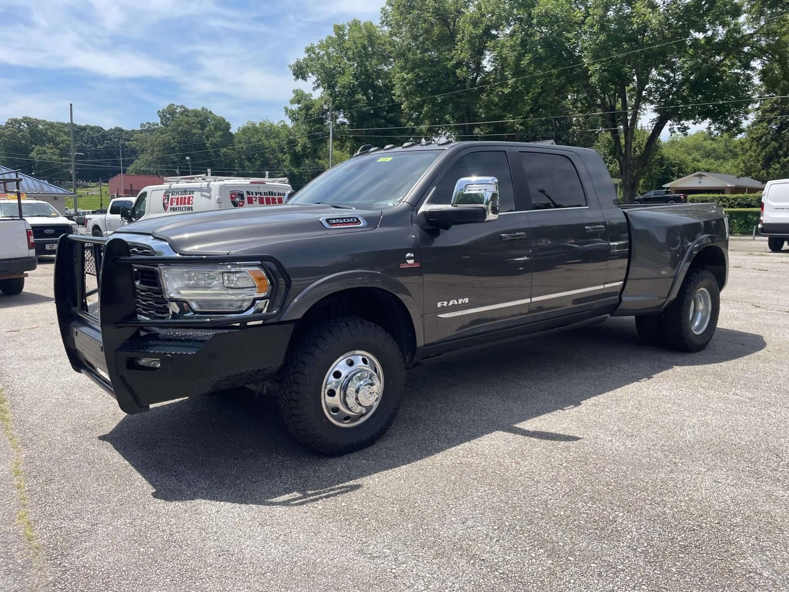 Used 2024 RAM 3500 Limited AWD/4WD image 9